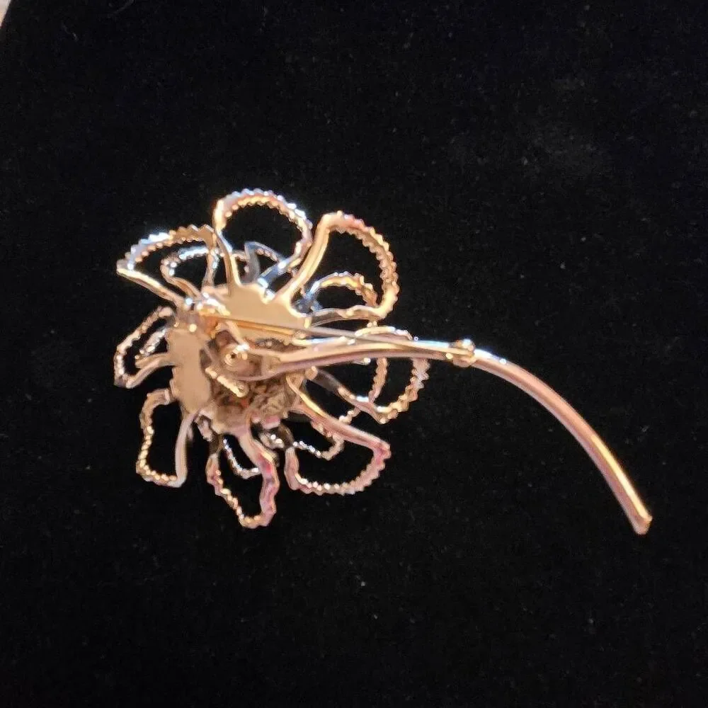 Sarah Coventry Allusion Flower Brooch Pin Aurora Boreallis Center 1968